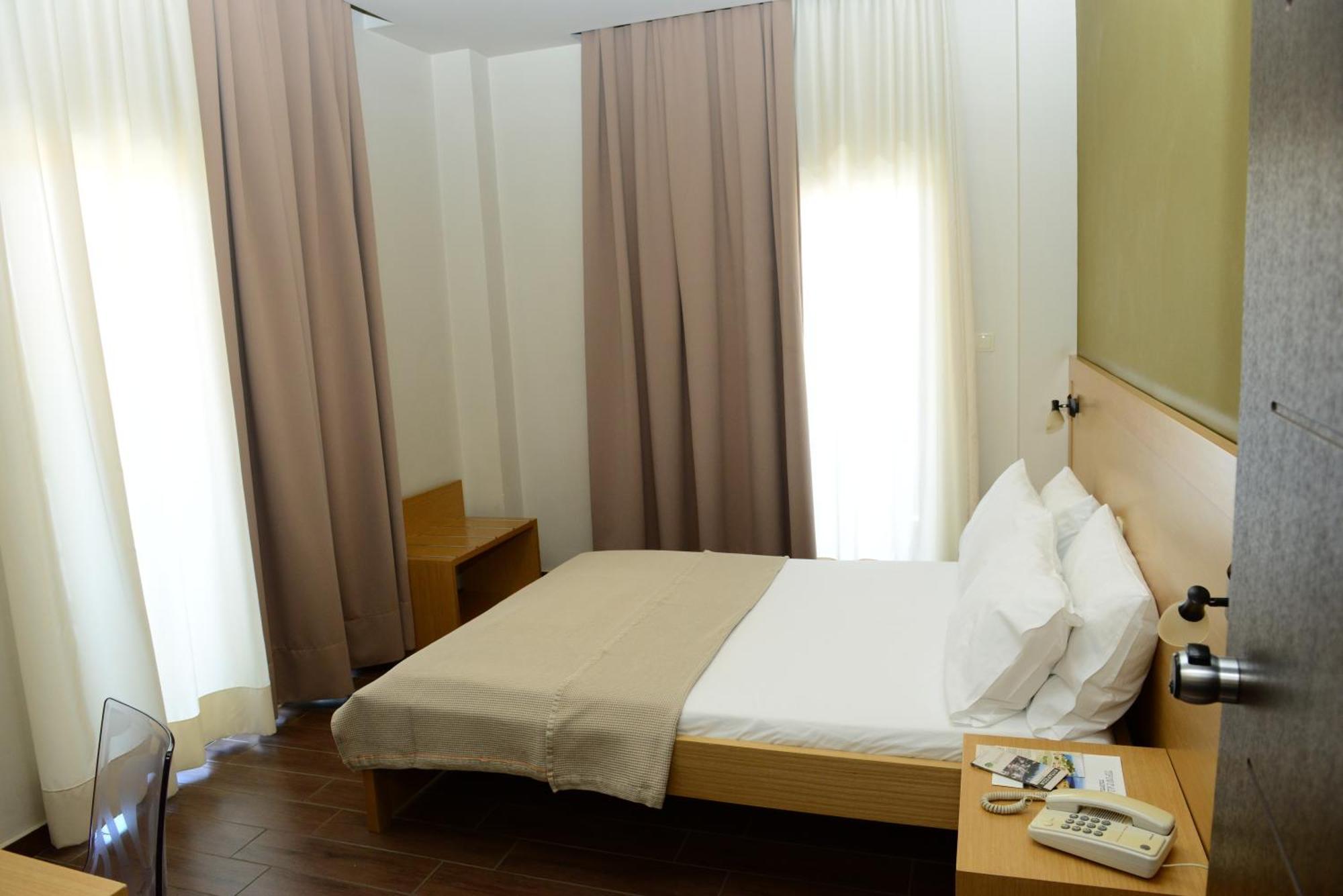 Ionion Hotel Kyparissia Pokoj fotografie